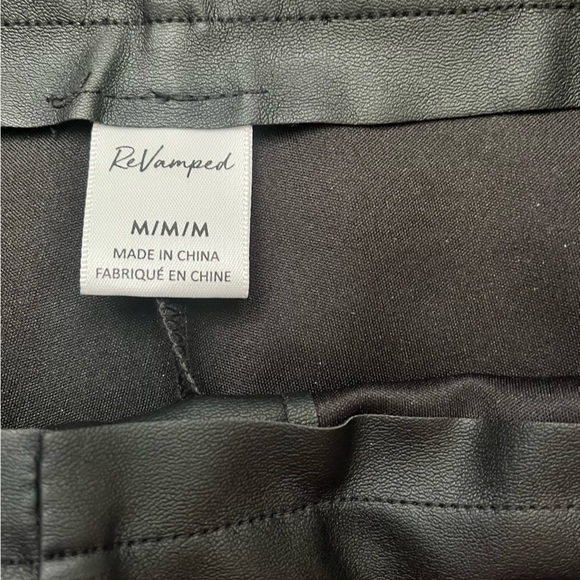 FAUX LEATHER SKINNY PANTS SIZE MEDIUM - Picture 2 of 3